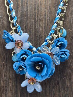 Metal Floral Necklace Faceted Beads Gold Tone Collar Bib Cottagecore Modern